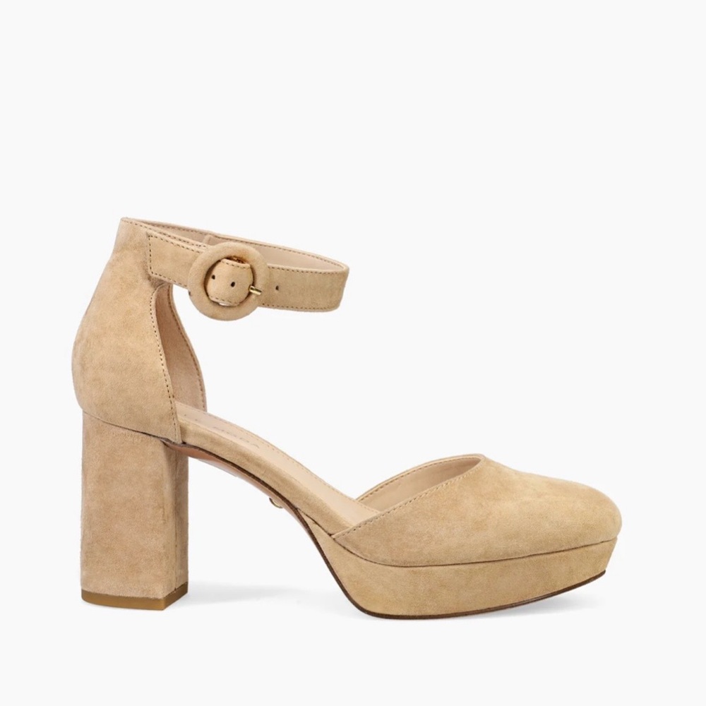 Pelle Moda Lenor Platform in Latte. Size 7 1/2. Pristine condition.
